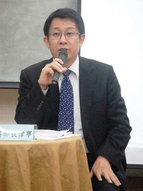 鬆綁高教  2016年各大學可望自訂學雜費