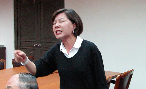 審故宮預算爆口角  藍委搞失蹤官員枯坐