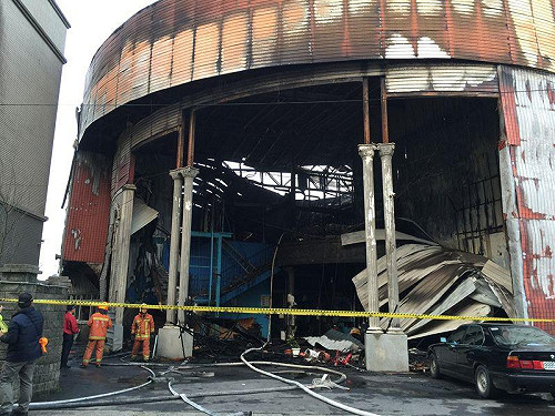 桃園凌晨惡火 火場爆燃6年輕消防員殞命