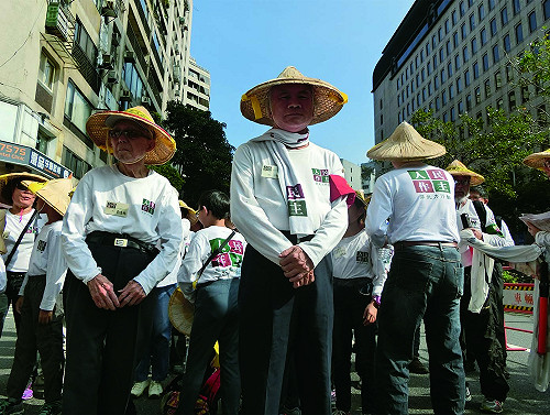 「除爛委」點名三藍委  各黨選人現身遊行支持