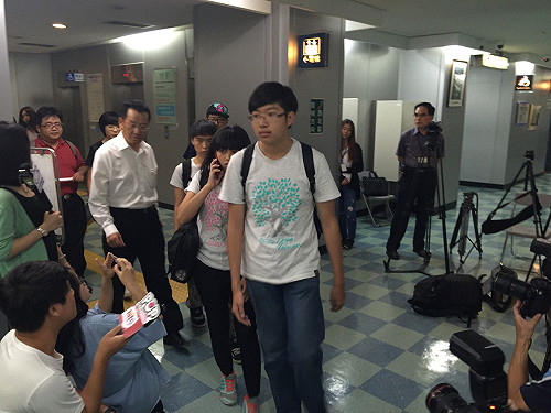 調查夜襲教育部真相 北市約反課綱學生還原