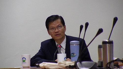 翁啟惠澄清  開發集中202原火工廠房