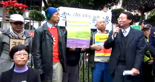 大學上博弈課  教師下跪批學校變賭場