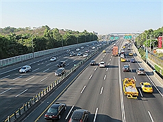 初六上國道1  北上中壢新竹大雅恐車多