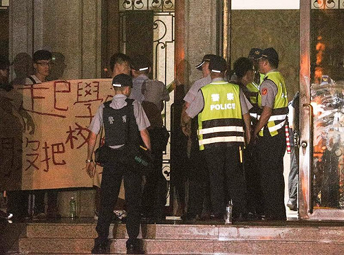 11名被捕反課綱未成年學生 責付家長帶回