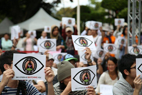 公民師絕食反課綱  百人教育部前上公民課