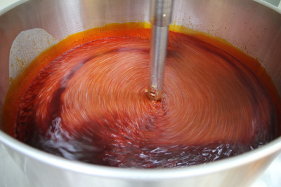 鼎王：湯頭粉末是原料乾燥化磨成