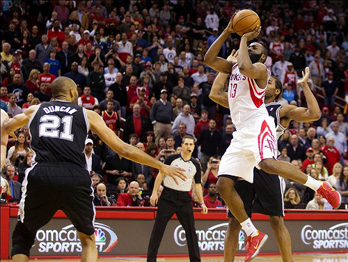 哈登投進關鍵球 火箭險勝馬刺