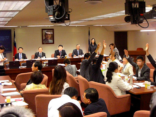 醫院暴力公訴罪落空  社環會通過最高關5年