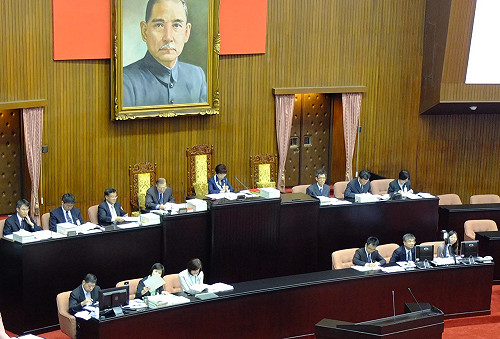 立院三讀通過治水預算案 舉債上限減半