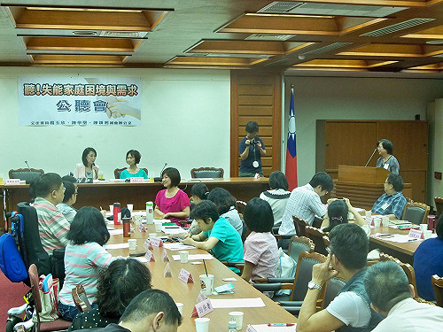 失能家庭要配套 勞動部承諾將修正