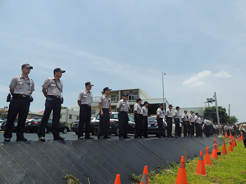 劉政鴻老家佈重兵  廖本全：警察非工具