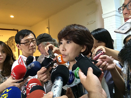 「書都印好了」 陳亭妃：吳思華堅不撤課綱