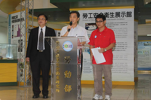 快訊/基本工資確定調漲 月薪突破2萬元