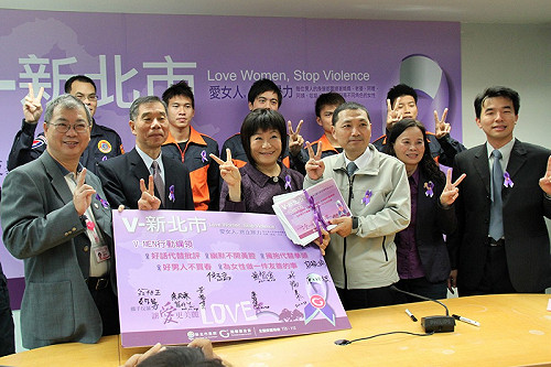 帶頭當V-MEN  侯友宜：我會幫老婆洗碗