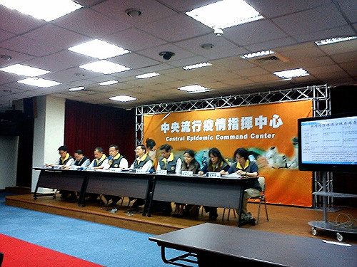 活禽攤商17日前轉型  每隻雞補助15元