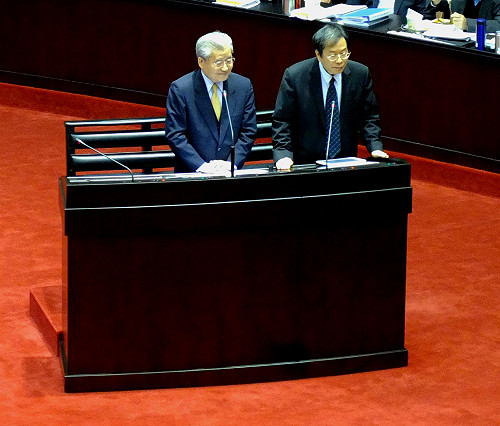 禁奶粉開罐價 毛揆批衛福部：腦袋要想清楚