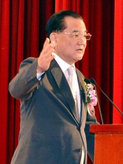 連戰：我也常吃威力纖 現在不是好好的