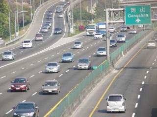 國道路況隨時查  中秋不用怕塞車