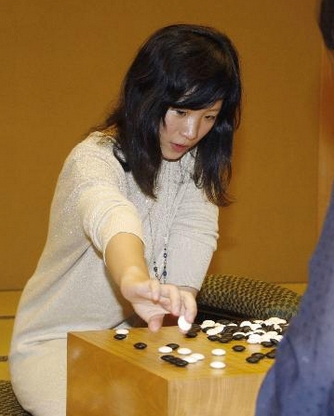 女流本因坊   謝依旻3連勝完成6連霸