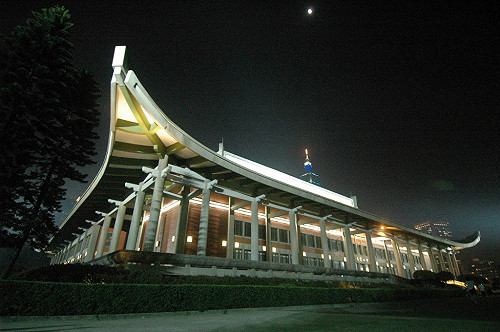 小便斗壞半年  國父紀念館長遭記申誡