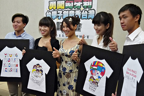 吳育仁夫婦帶隊  台學子赴匈牙利行銷台灣