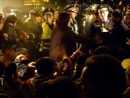 土徵法修法  立院內挑燈院外爆衝突