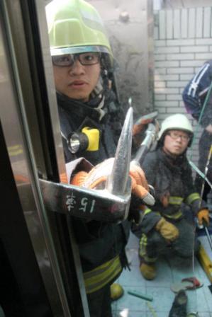 都更小組建議：刪除政府代拆條文