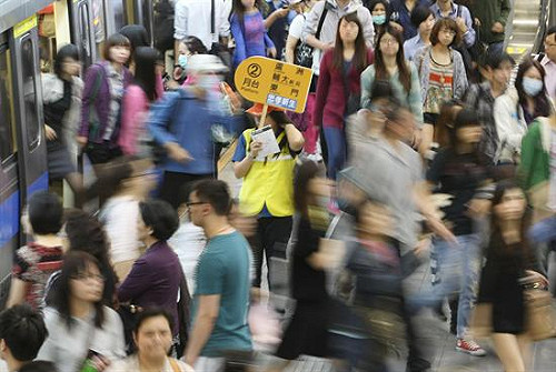 最新「菜市場名」  家豪 淑芬居冠