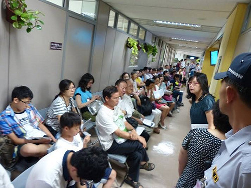 薇閣擬擴大幼兒校舍 近百位北投居民抗議 