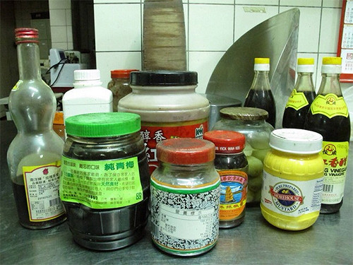 稽查20家婚宴會館  竟有17家用過期食品