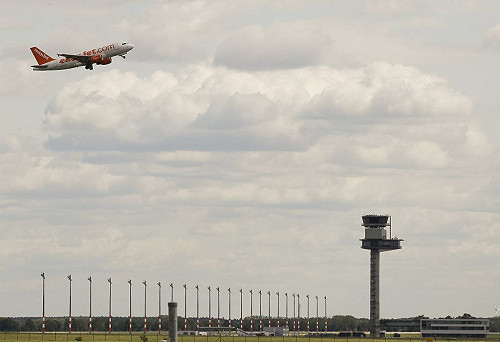 搭乘飛機  美全程開放使用電子裝置