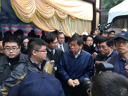 官員拍照妨救災？柯P：回報也是救災