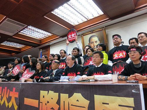 蘇貞昌：人民呼喊1年 不如財團干預1天