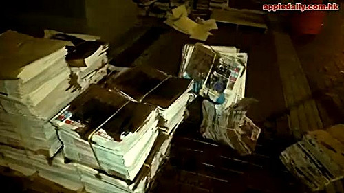 港《蘋果》出刊又受阻  3發行地遭潑黑油