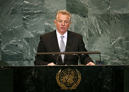 匈牙利總統簽署新媒體法  箝制言論遭批