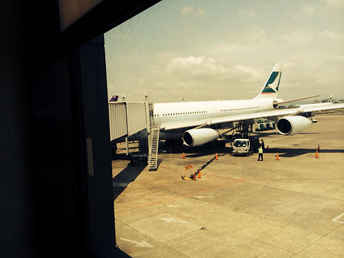 陳為廷登機赴港  沿路都有人跟拍