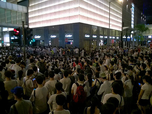 堅持非暴力爭普選 香港71遊行51萬人上街