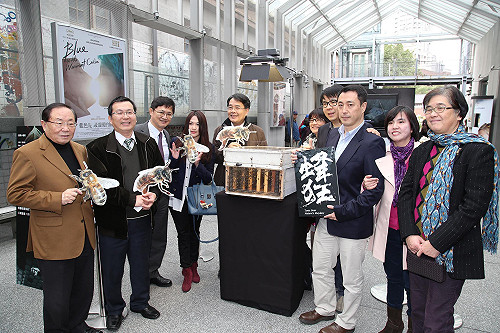 蜜蜂刺青   紀錄片「蜂狂」揭露大量死亡秘密