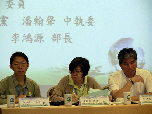 不當遮羞布 環團明向李鴻源下戰帖