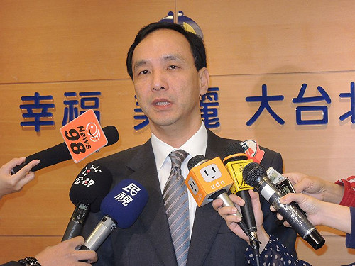 遭逼核四表態  朱立倫閃答：明天沒投票