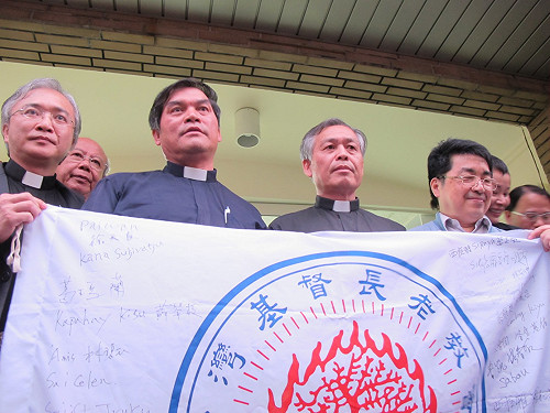 政府強制灌食？長老教會將配合林的決定