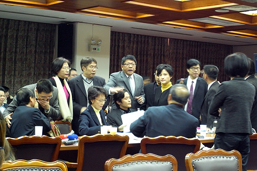 審非核家園法  藍委反對社會人士列席