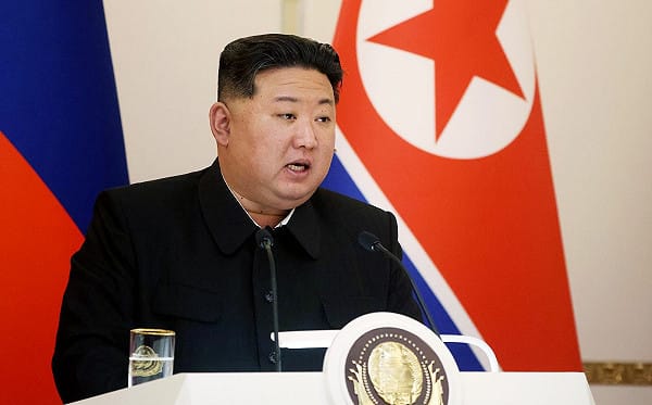 金正恩驚傳死訊！北韓40官網突癱瘓 官媒急曬照