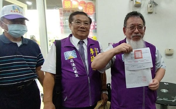 「鐵拳市長」捍衛人民權益 張靜登記參選高雄市長搶頭香