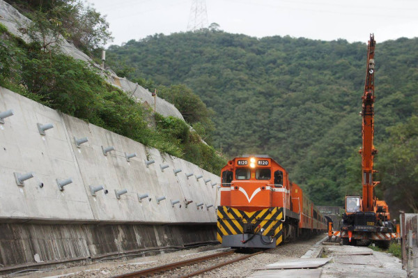 莒光號故障困隧道 台鐵南迴線電氣化通車首日誤點101分鐘 生活 新頭殼newtalk