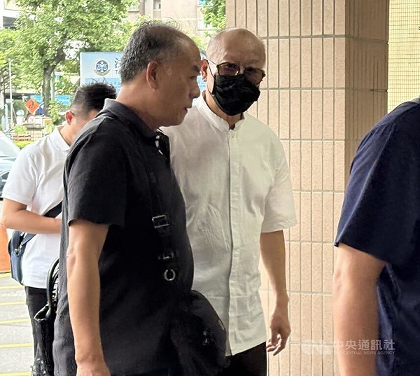 嘉縣議長涉收精品幫降罰鍰 不認罪稱「禮尚往來」