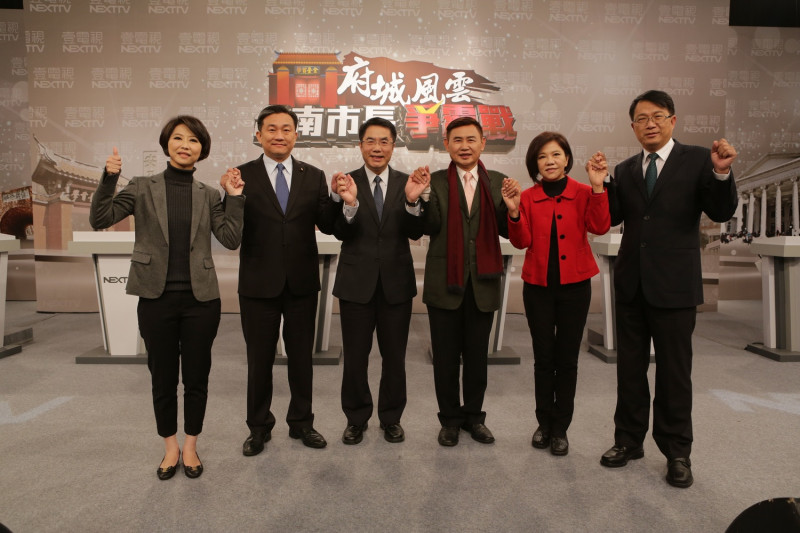 府城風雲台南市長辯論，６位初選參選人。   圖：翻攝自壹電視臉書