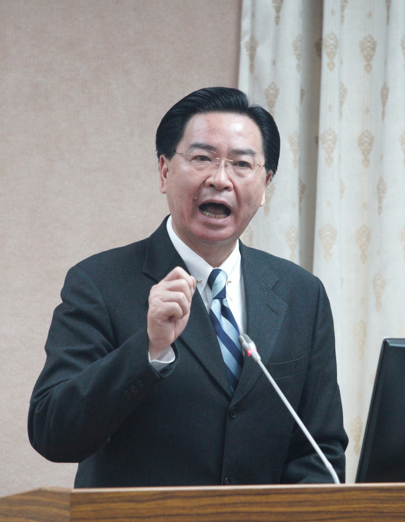 外交部長吳釗燮今(24)日上午接受專訪，談論台灣未獲邀請參加WHA一事。   圖：新頭殼資料照片