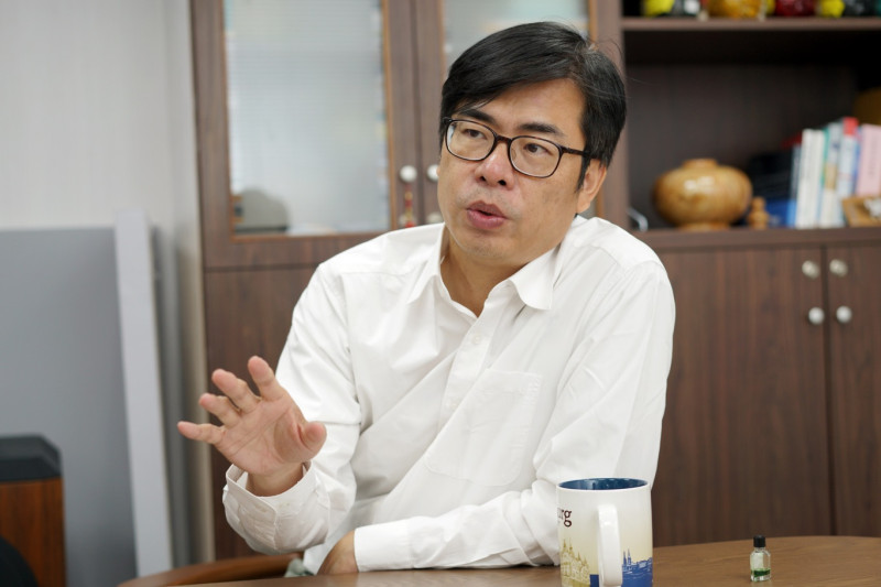 民進黨高雄市長候選人陳其邁被指疑戴耳機參加辯論作弊，他今天表示，將在取得充分證據後做處理。資料照片。   圖：張良一/攝
